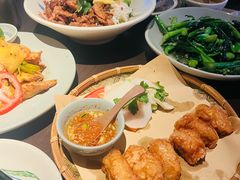 -大头虾越式风味餐厅(光明广场店)