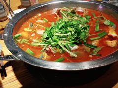 -野山舂·贵州现舂酸汤火锅(鸿通城店)