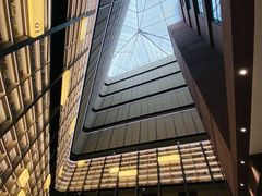 -上海虹桥中心爱琴海亚朵S酒店