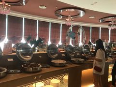 自助取餐区-荣誉国际酒店-云顶旋转餐厅
