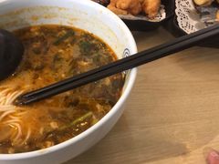 -花馬肆.云南过桥米线(汉神购物广场现场熬汤店)