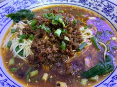 -渝之汇牛肉豌杂面