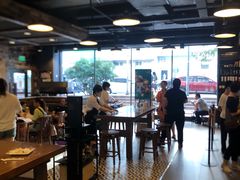 大堂-星巴克臻选(青岛麦凯乐分店)