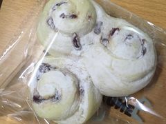 蔓越莓牛奶包-PAPER STONE BAKERY(天环店)