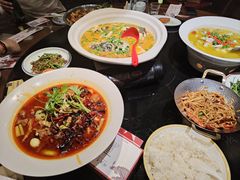 -川流不息·地道川菜·小龙虾(新松江路店)