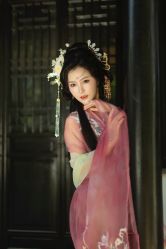 -烟雨江南汉服体验馆