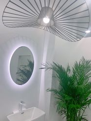 -AYO SALON