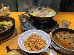 -帅巴人舅母子腊蹄民俗村