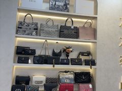 -六六奢品·vintage中古·回收二手奢侈品包包手表首饰(环球港店)