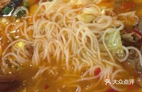 Slightly Spicy Pickled Radish and Sour Cabbage Rice Noodles