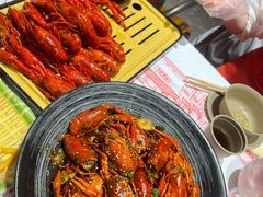 -肥肥虾庄·金牌油焖大虾(汉街SKP店)