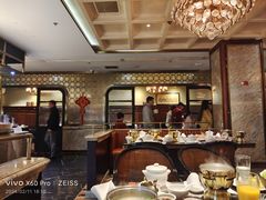 -半岛翡丽海鲜自助餐厅(观风亭店)