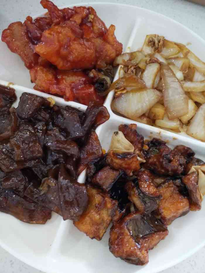 二奎盒饭(太和店)-"晚上去吃饭,三素一荤14,这家店吃了很长.