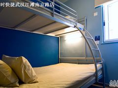 高低铺&nbsp;家庭房-百时快捷酒店(武汉江滩南京路店)