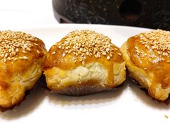 蜜汁叉烧酥-上海会馆(香港名都店)