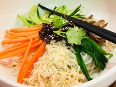 鸡丝凉米线-云海肴·汽锅鸡·云南菜(美罗城店)