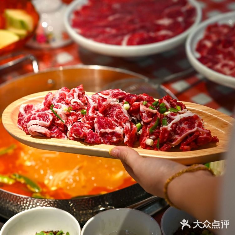 遵义心中第一牛逼好吃的酸汤牛肉火锅。。。 