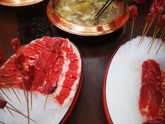 -虾弄弄海派小龙虾·牛羊蝎子火锅
