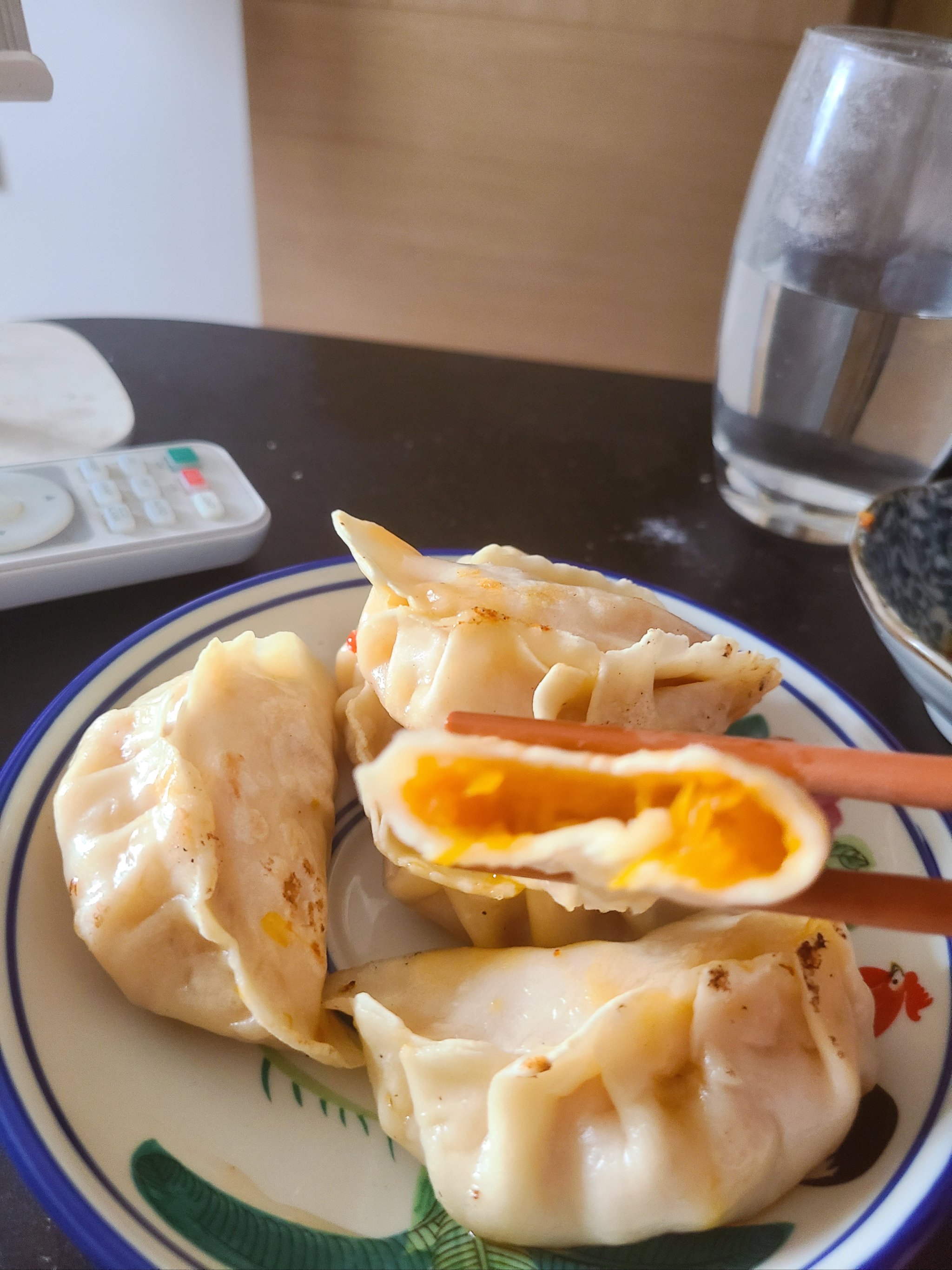 做了几个南瓜馅煎饺,是秋天的味道