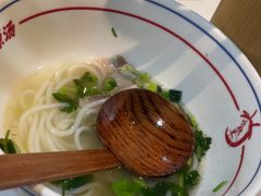 -小椒羊.羊肉粉 龙虾 羊肉串(新地旗舰店)