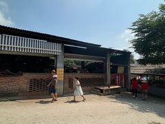 -满記土窑烧鷄波浪山莊