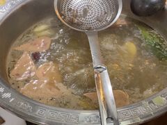 -乡土黄·鲜牛肉火锅·小龙虾(兴业街店)