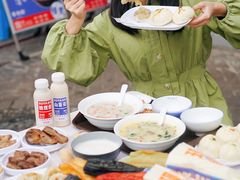 -李与白包子铺(桐梓林店)
