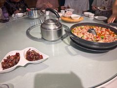 -兔行天下-鸿鹤鲜锅兔(中海国际店)