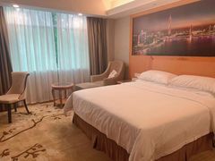 -维也纳酒店(华为广州研发中心罗冲围店)