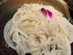 -老牌坊云南鱼豆花火锅(爱建店)