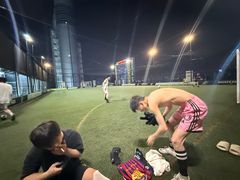 -洛克公园·篮球·足球·羽毛球(莘庄店)