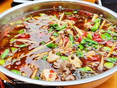 鲜锅兔-二钳洞庭虾蟹·江湖菜(成都鹭岛店)