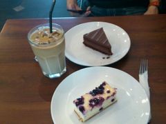 致命巧克力和蓝莓芝士蛋糕-榖屋house of flour(张江首店)