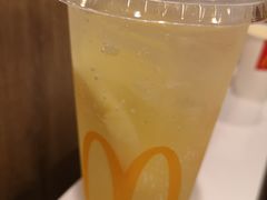 菠萝特飲-麦当劳(水坑尾街店)