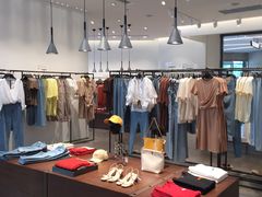 -URBAN REVIVO(上海中庚漫游城店)
