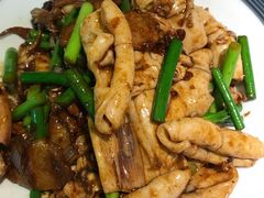 五花肉炒皮管-吕氏疙瘩汤·私家菜馆(慈云寺店)