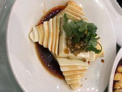 皮蛋拌豆腐-齐家花园大酒店·本帮菜(宝山店)