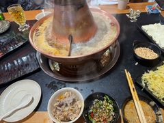 -果松木炭酸菜铜火锅·外婆参鸡汤