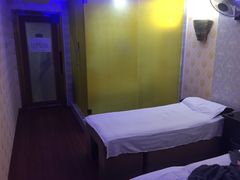 -东方亮足道(中国红街店)