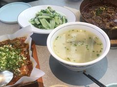 -有红鸡毛店·川菜(建设路店)