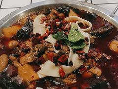 -晓彭肥肠鸡·泡椒鸡火锅(水木天地店)