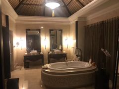 -Samabe Cave Dining