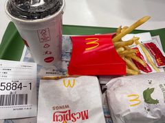 -麦当劳(上海虹桥站30B检票口楼上)