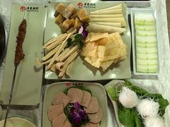 -羊家胡同·龙虾烧烤火锅(龙汇路店)