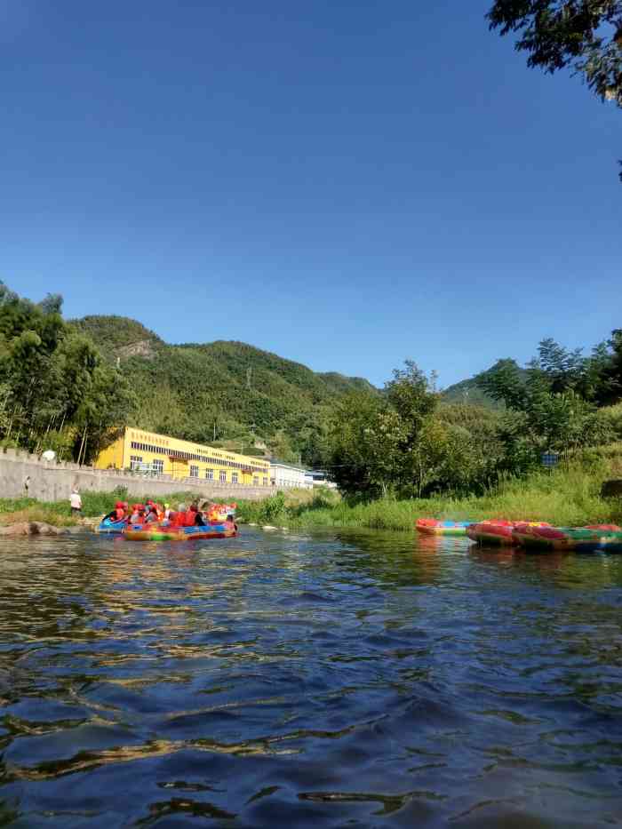 霍山大峡谷漂流-"如果夏天很热又不想在空调屋里吹干巴巴的空.