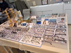 -天空之镜眼镜店蔡司依视路授权店(天通苑店)