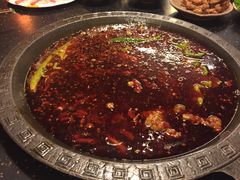 -茅草房·河畔园林火锅