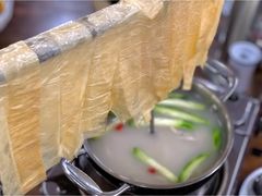 鲜腐竹上汤鱼面-一品烧农庄·佛山本地菜(西岸店)