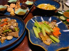 芥兰炒脆猪肉-食肆&Fourteen(武林夜市店)