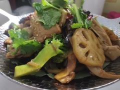 -天天向上素食餐厅(五台山店)